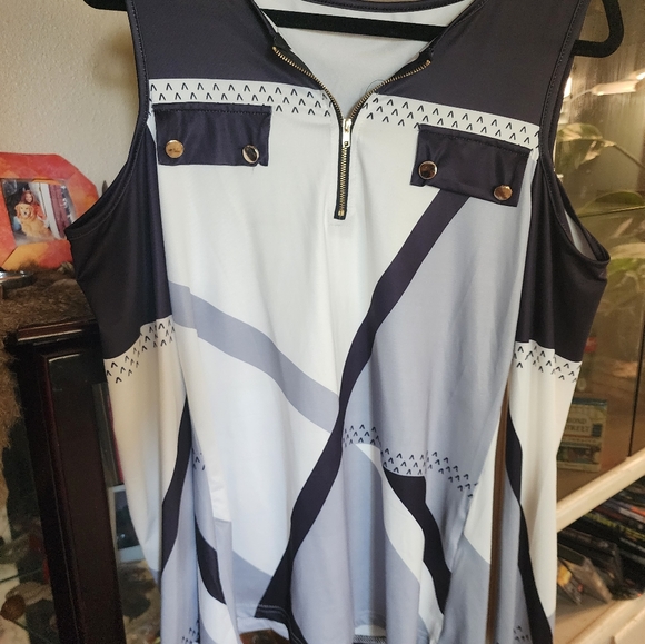 New lite long sleeve with holes cut out  in shoulder,,medium w style front zippe - Picture 4 of 5